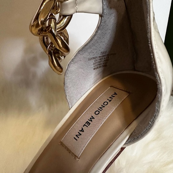 NWT Antonio Melani Ankle Chain Cream Patent Leather Dress Sandals. Size 8 - Picture 3 of 8